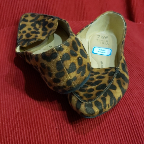 Shoes - Picture 3 of 4